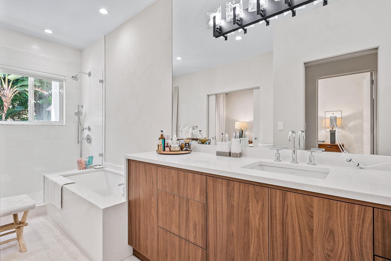 220 Atlantic Avenue, Unit 3, Palm Beach, FL 33480 Photo