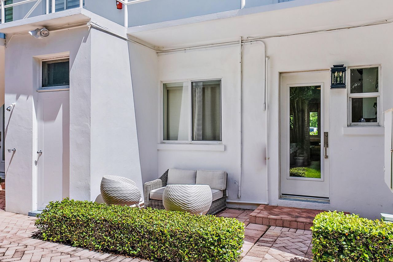 220 Atlantic Avenue, Unit 3, Palm Beach, FL 33480 Photo