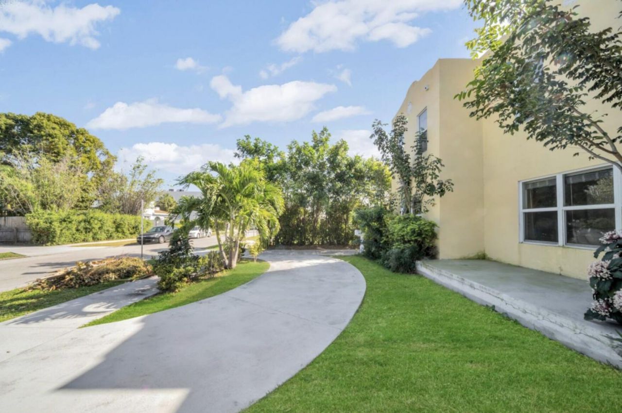 420 Avenida Alegre, Unit 3, West Palm Beach, FL 33405 Photo