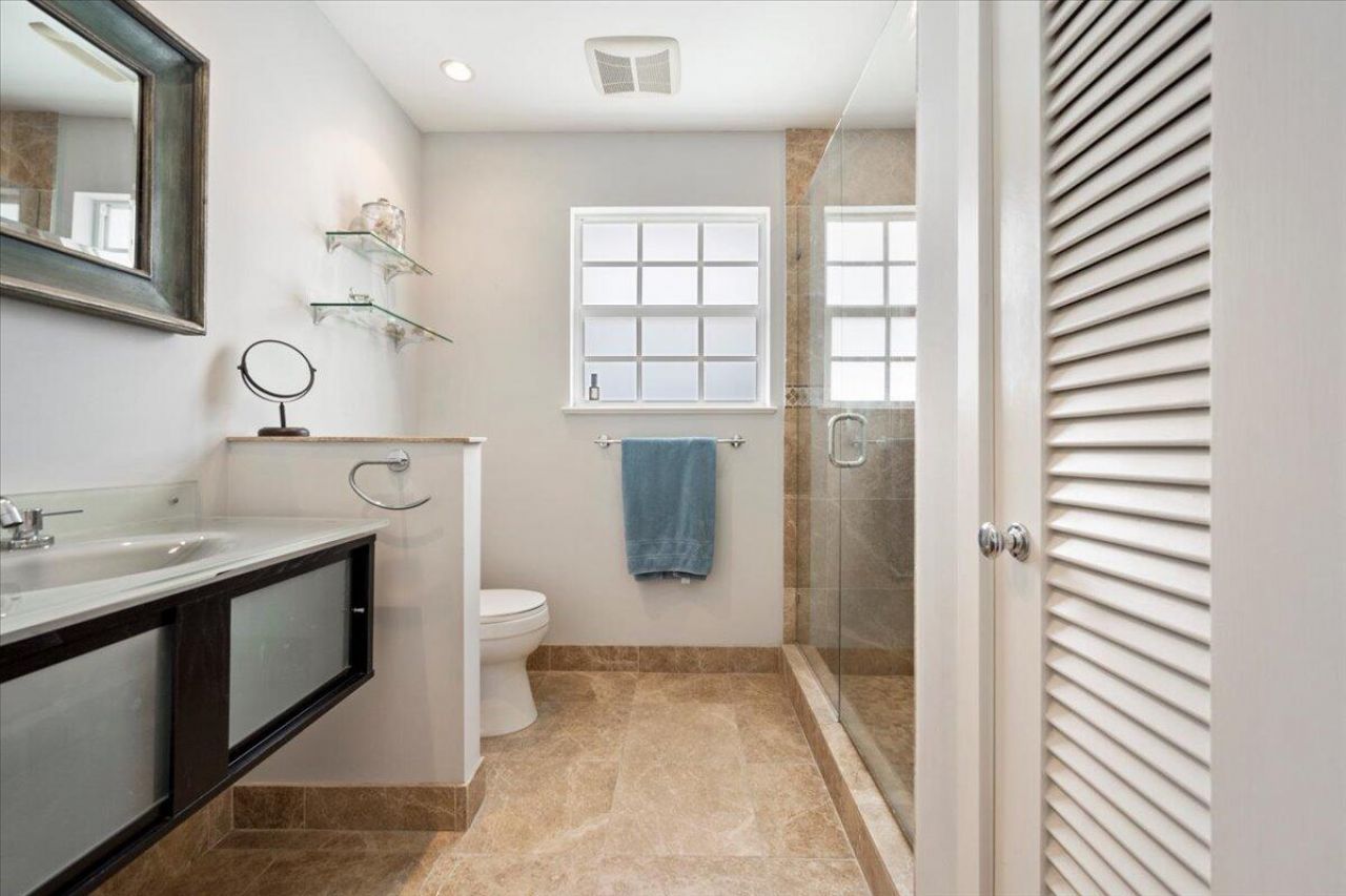 2201 N Lakeside Drive, Lake Worth Beach, FL 33460 Photo