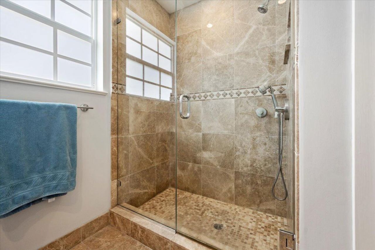 2201 N Lakeside Drive, Lake Worth Beach, FL 33460 Photo