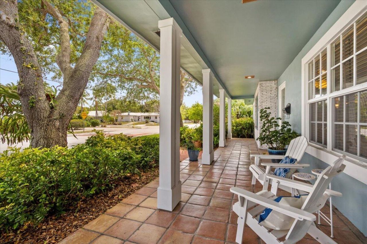 2201 N Lakeside Drive, Lake Worth Beach, FL 33460 Photo