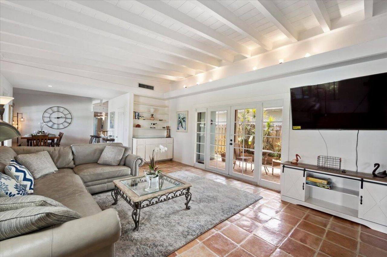 2201 N Lakeside Drive, Lake Worth Beach, FL 33460 Photo