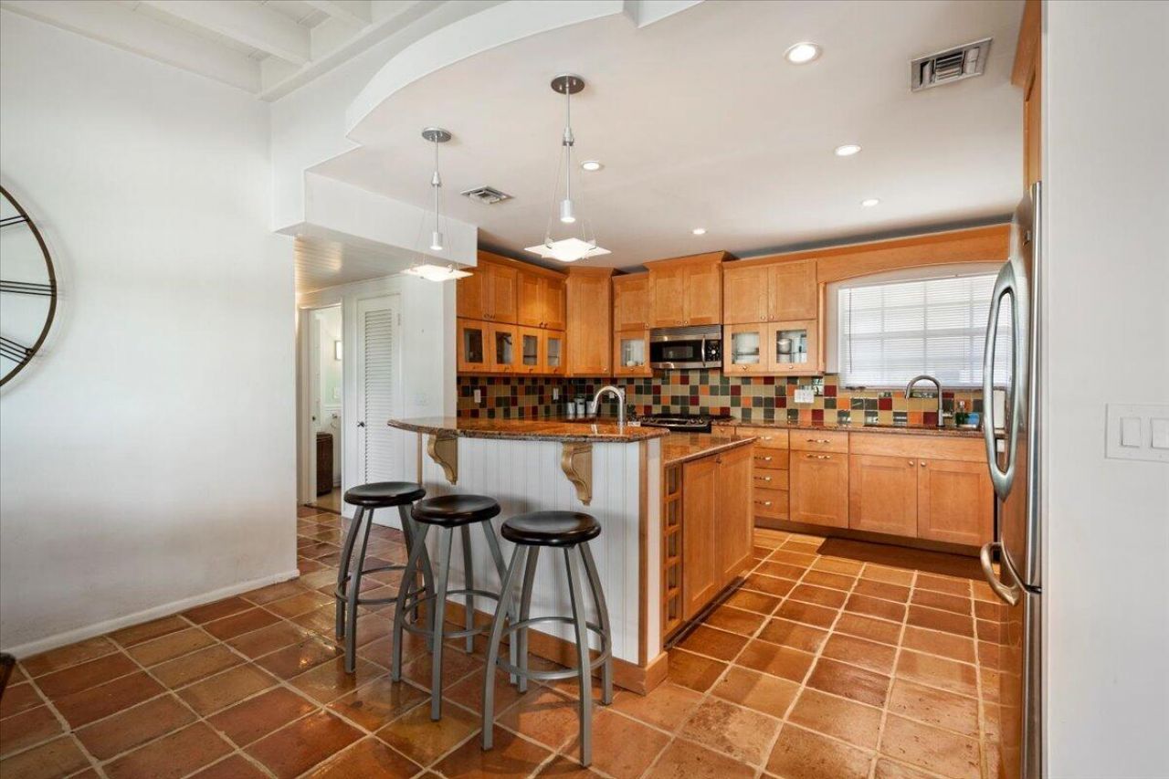 2201 N Lakeside Drive, Lake Worth Beach, FL 33460 Photo