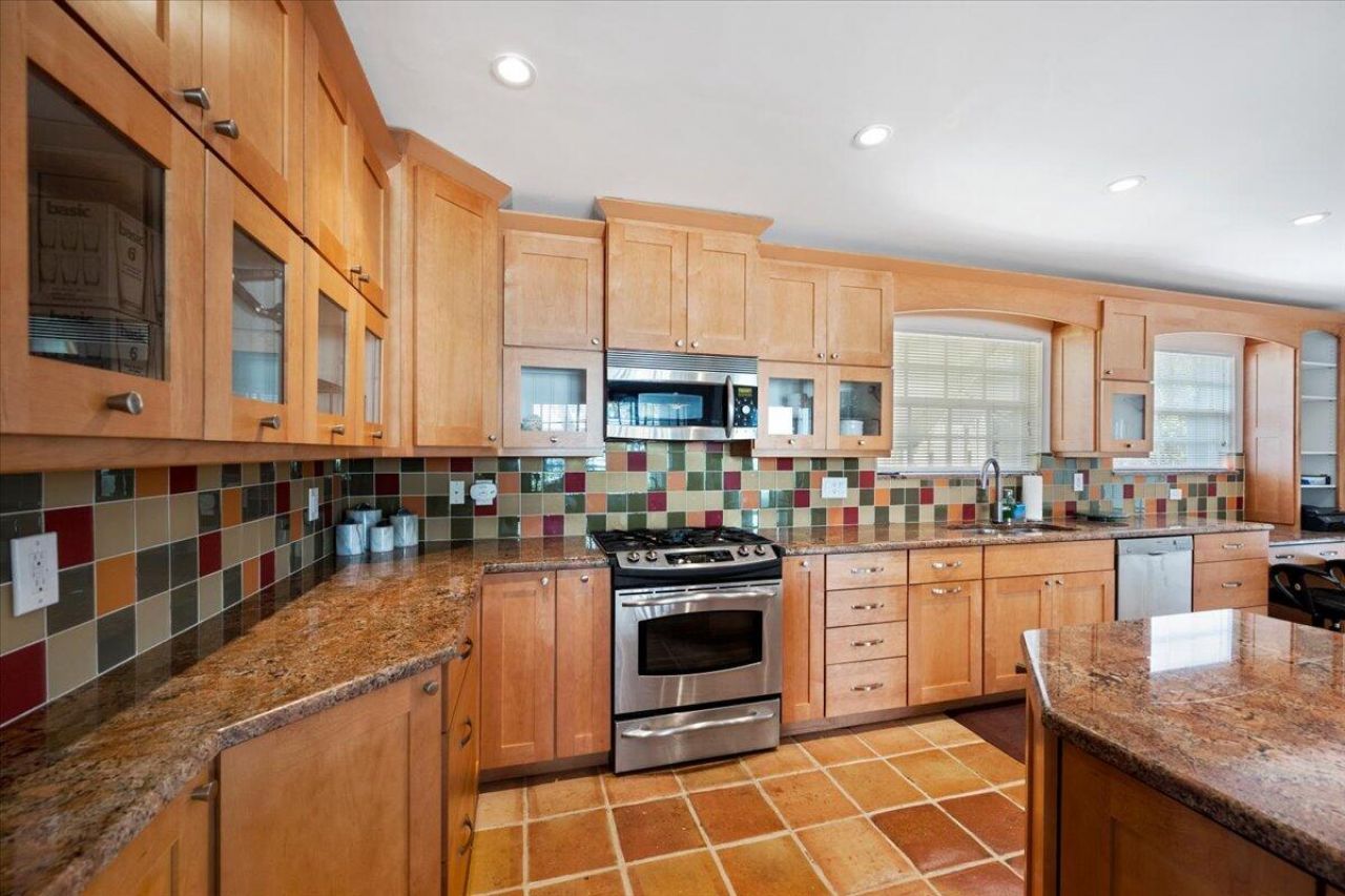 2201 N Lakeside Drive, Lake Worth Beach, FL 33460 Photo