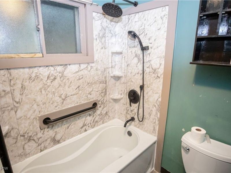 1721 Grand Boulevard, Euclid, OH 44117 Photo 25