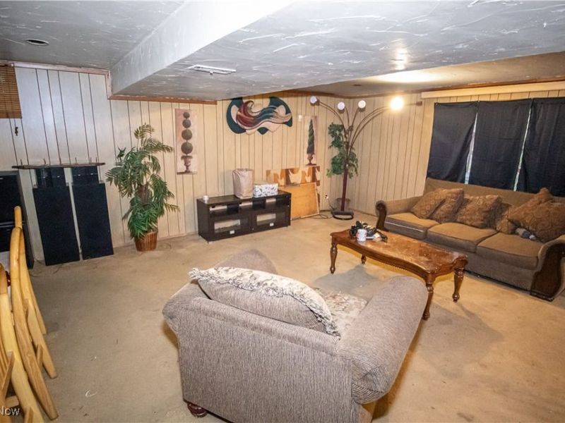 1721 Grand Boulevard, Euclid, OH 44117 Photo 6