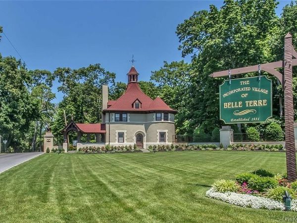 18 Bell Circle, Port Jefferson, NY 11777