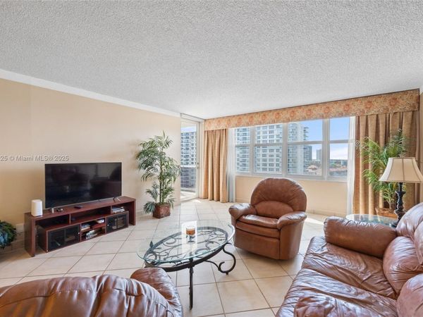 3725 S Ocean Dr, Unit 1124, Hollywood, FL 33019