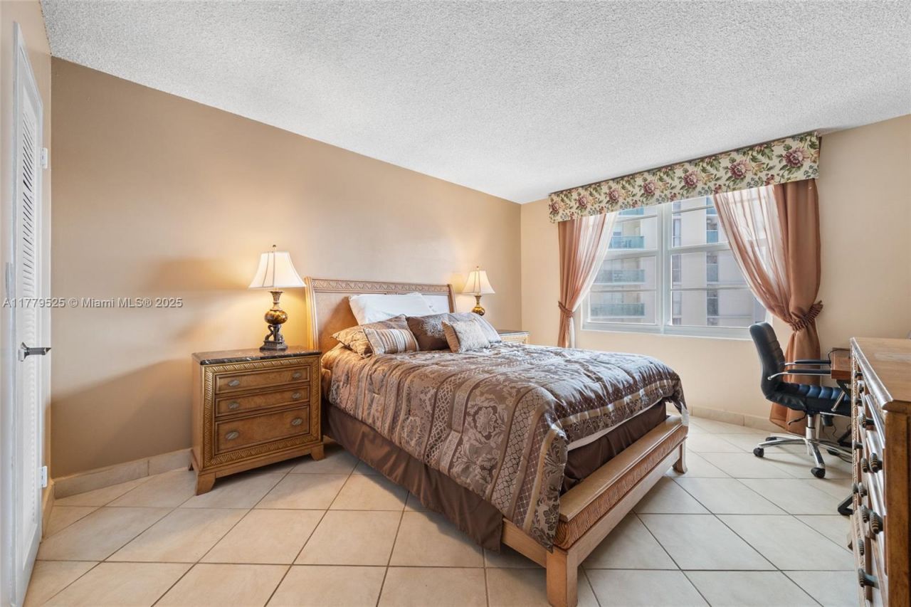 3725 S Ocean Dr, Unit 1124, Hollywood, FL 33019 Photo