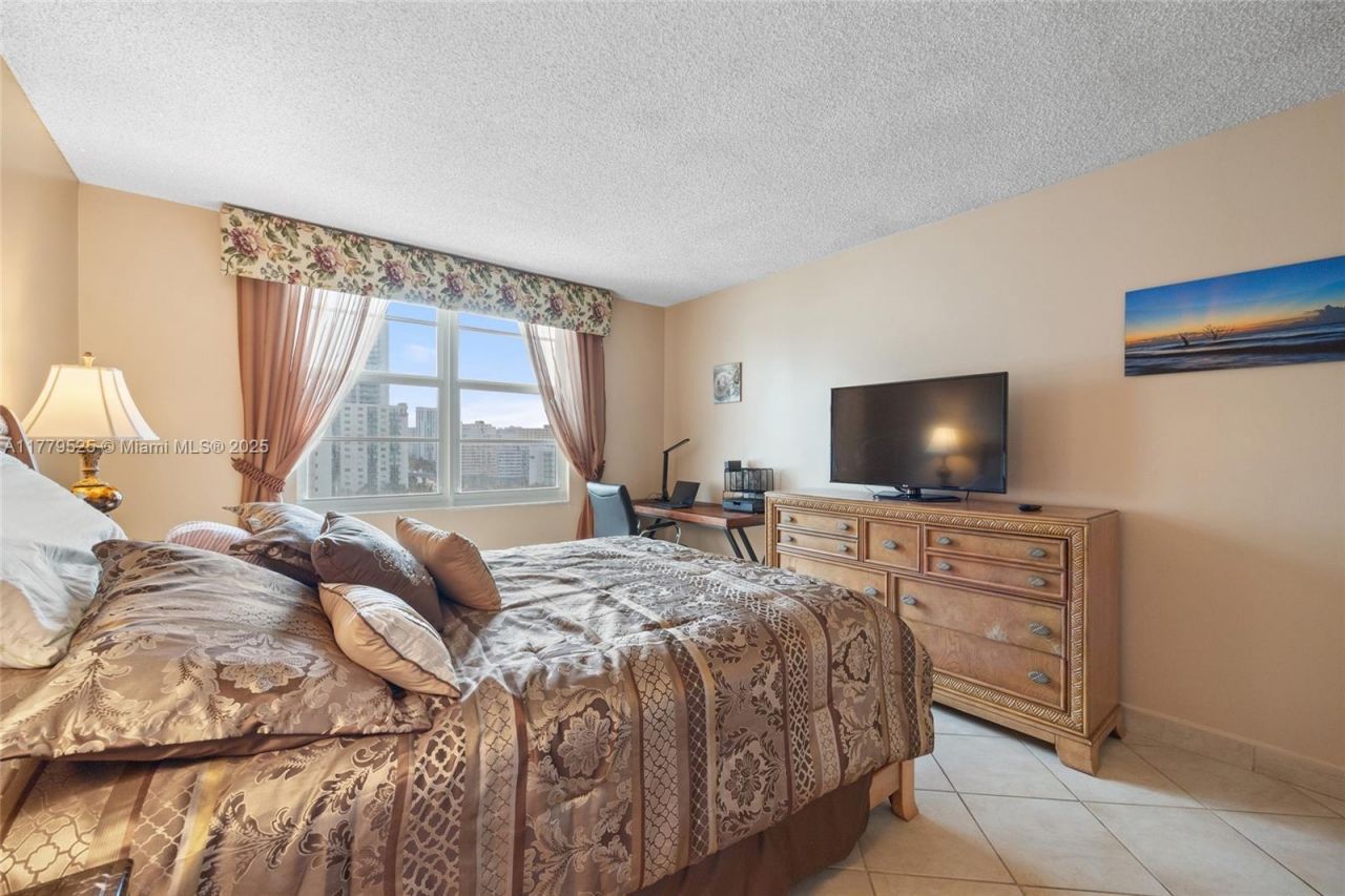 3725 S Ocean Dr, Unit 1124, Hollywood, FL 33019 Photo