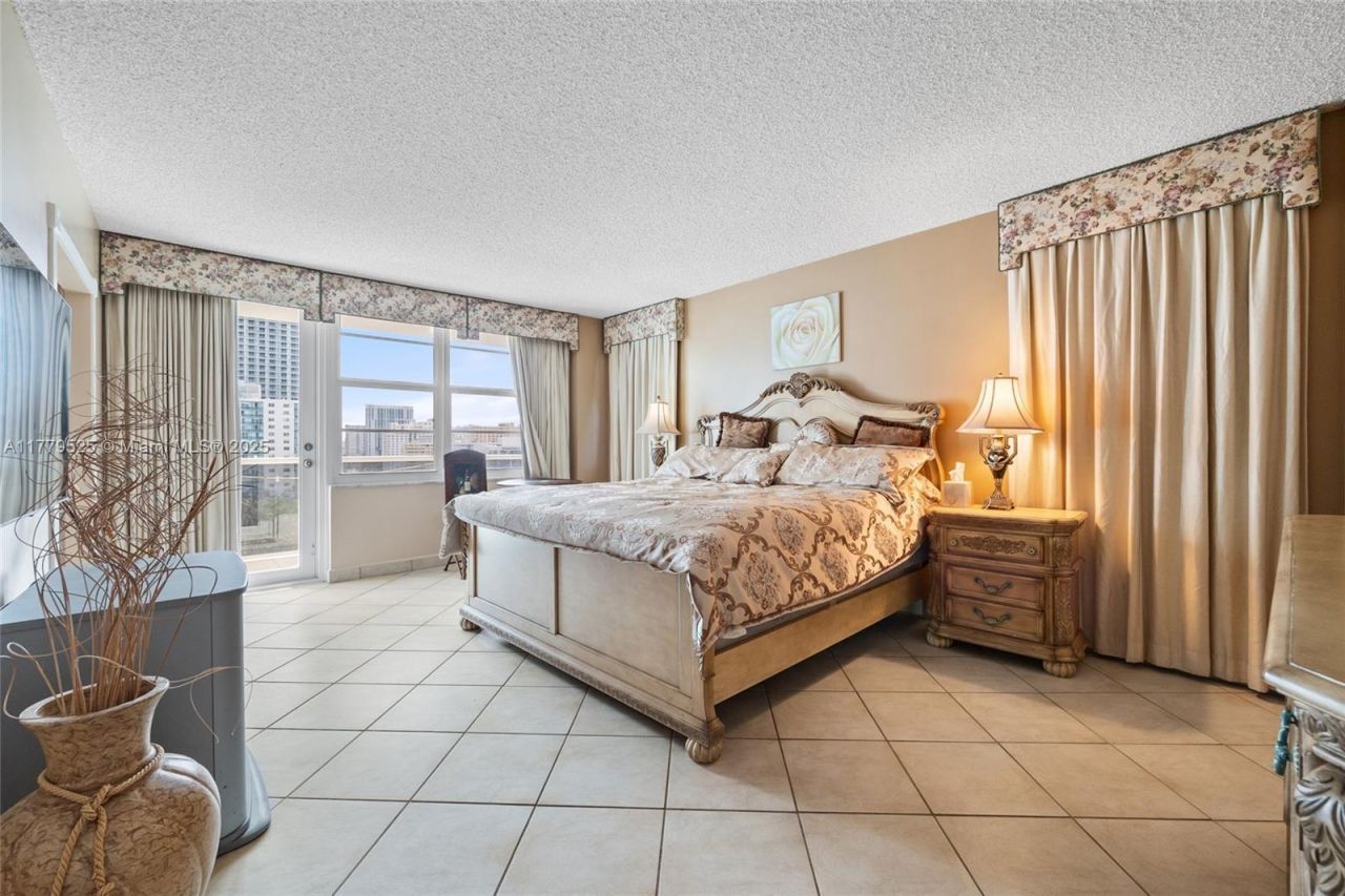 3725 S Ocean Dr, Unit 1124, Hollywood, FL 33019 Photo