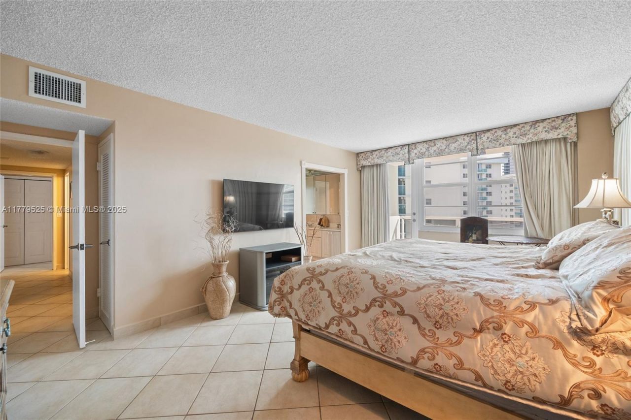 3725 S Ocean Dr, Unit 1124, Hollywood, FL 33019 Photo