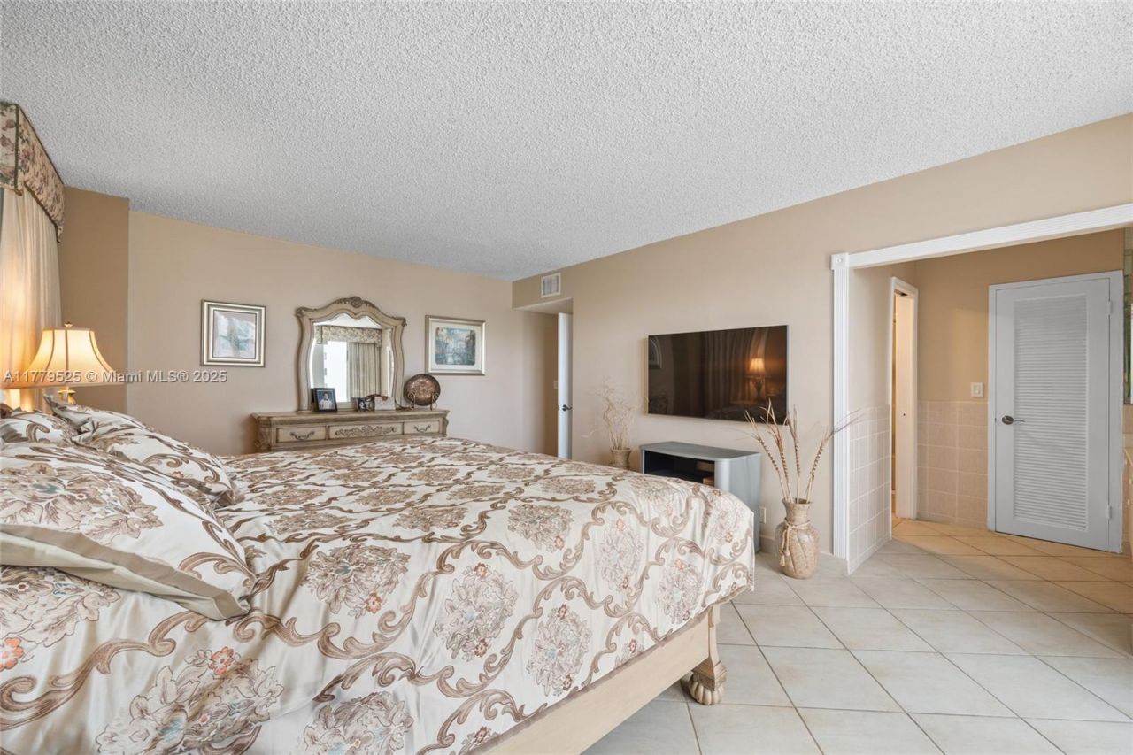 3725 S Ocean Dr, Unit 1124, Hollywood, FL 33019 Photo