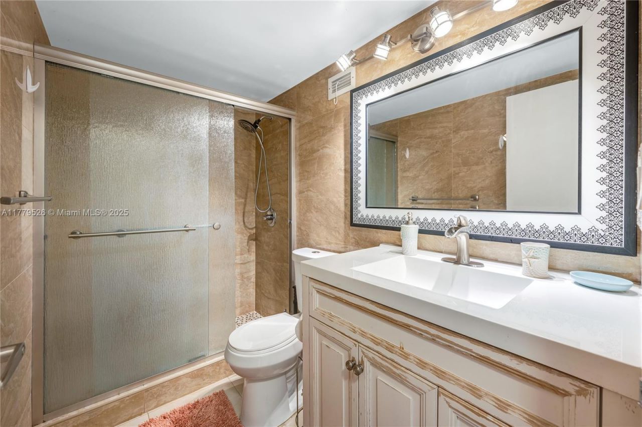 3725 S Ocean Dr, Unit 1015, Hollywood, FL 33019 Photo