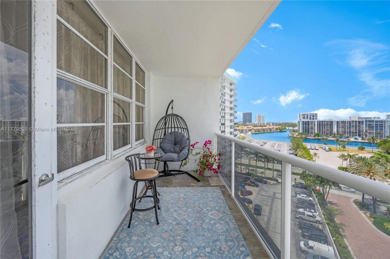 3725 S Ocean Dr, Unit 1015, Hollywood, FL 33019 Photo