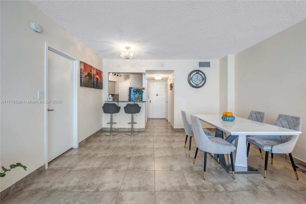3725 S Ocean Dr, Unit 1015, Hollywood, FL 33019 Photo