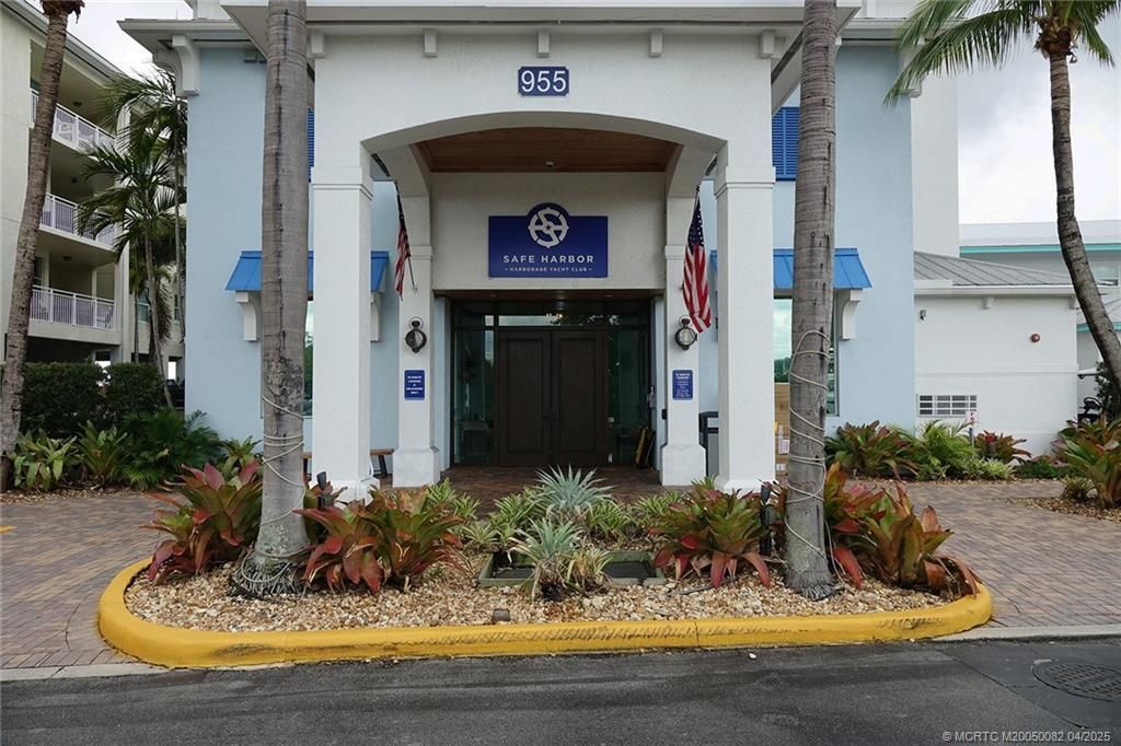 975 NW Flagler Avenue, Unit 306, Stuart, FL 34994 Photo