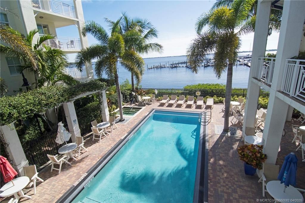 975 NW Flagler Avenue, Unit 306, Stuart, FL 34994 Photo