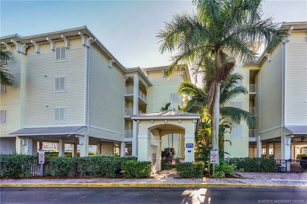 975 NW Flagler Avenue, Unit 306, Stuart, FL 34994 Photo