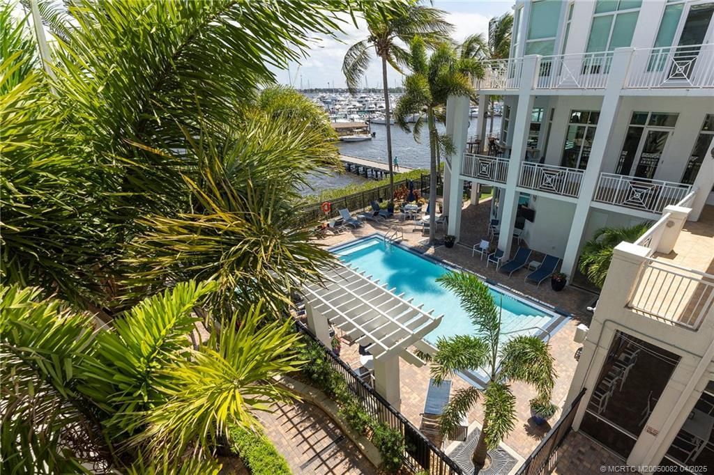 975 NW Flagler Avenue, Unit 306, Stuart, FL 34994 Photo