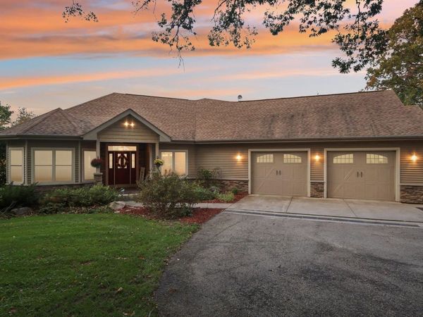 3811 Riege Lane, Deerfield, WI 53531