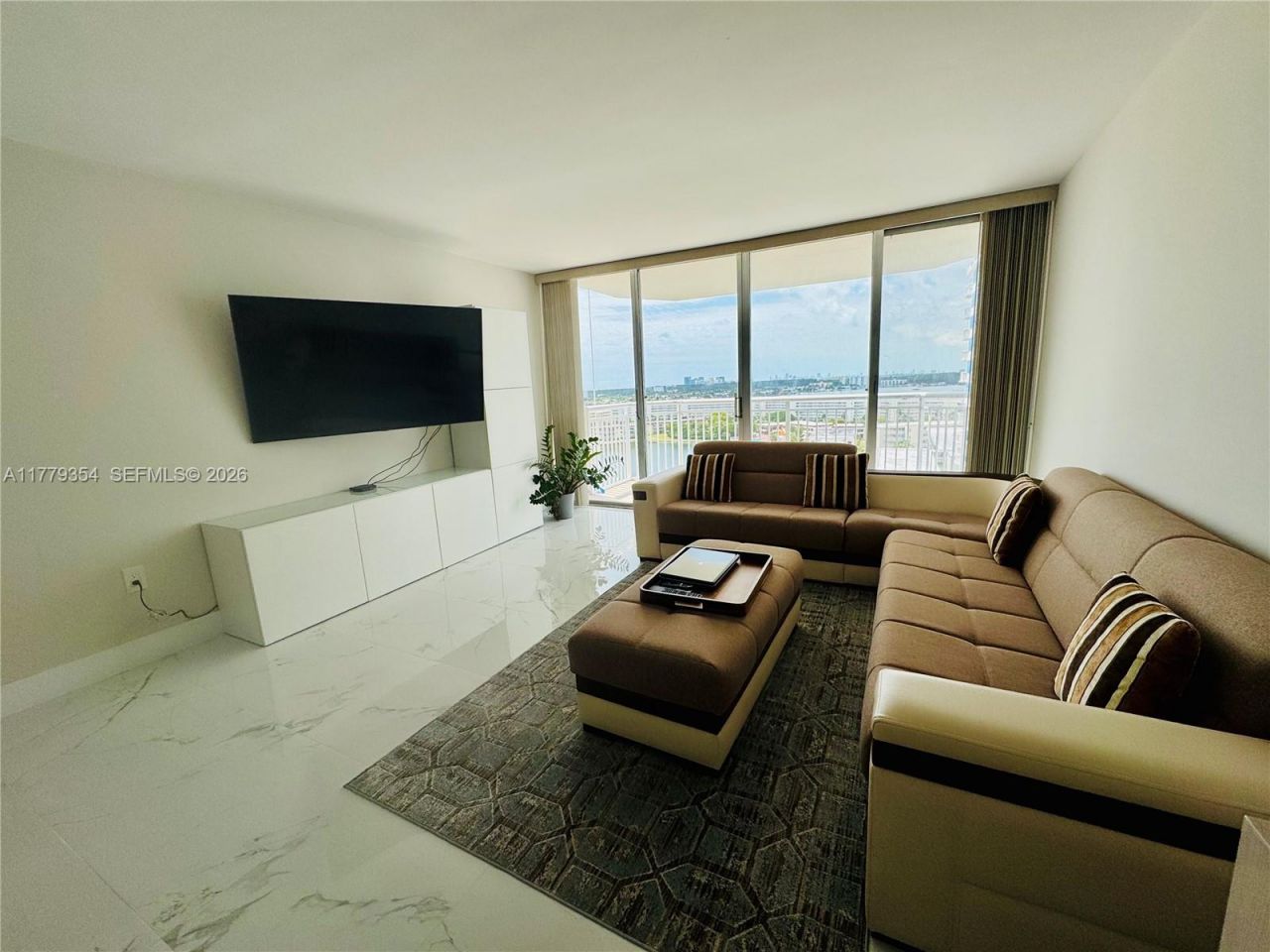 18071 Biscayne Blvd, Unit 1503, Aventura, FL 33160 Photo