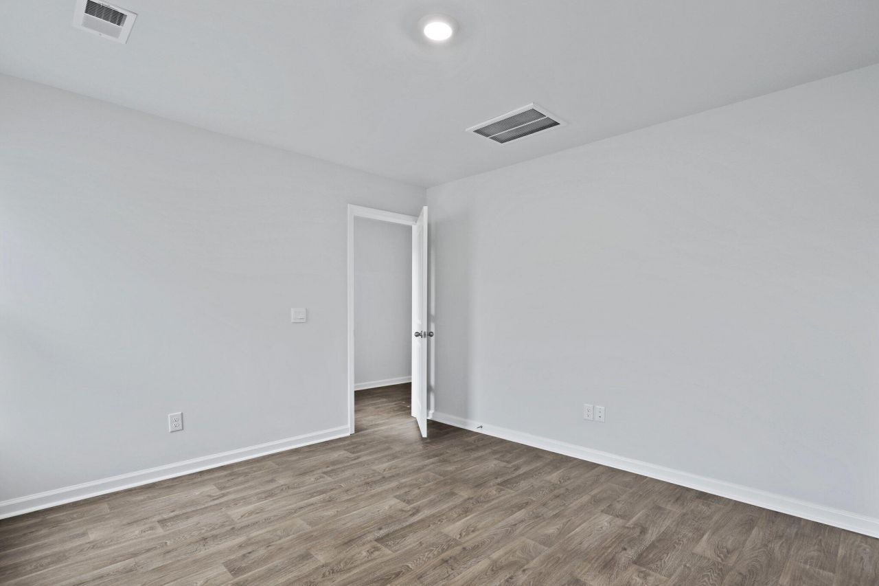 128 Culbertson Court Photo 13