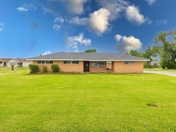 303 Hialeah Avenue, Houma, LA 70363