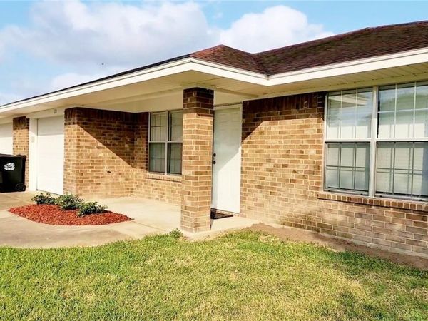 123 & 125 6th Street, Vanderbilt, TX 77991