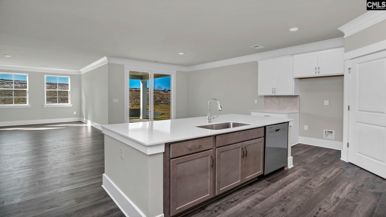 213 Livingston Woods Drive Photo 8