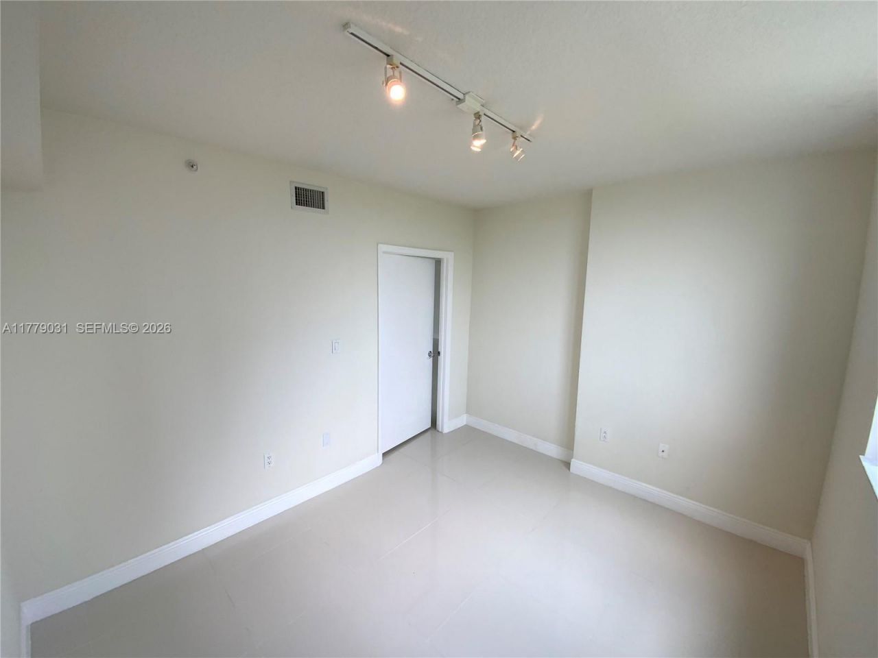 1861 NW S River Dr, Unit 803, Miami, FL 33125 Photo
