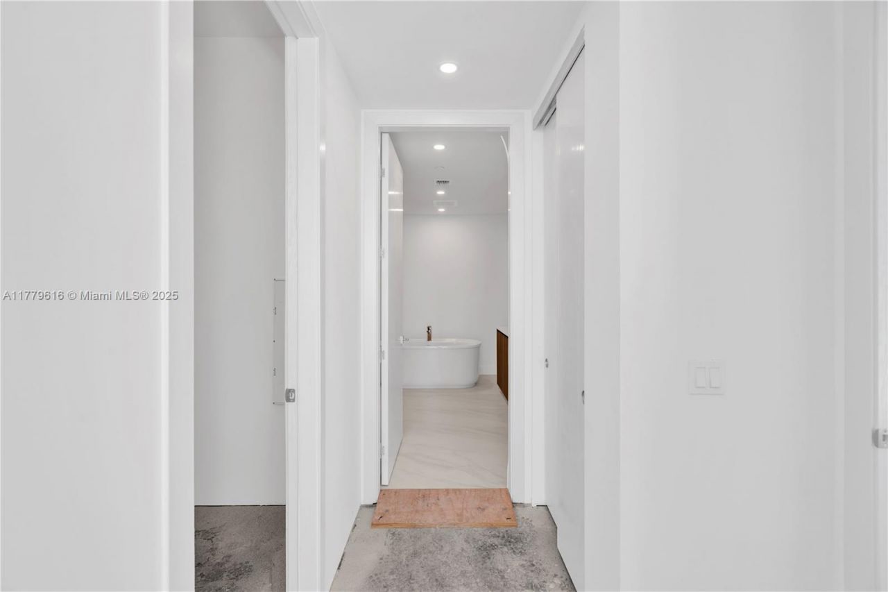 17550 Collins Avenue, Unit 1502, Sunny Isles Beach, FL 33160 Photo