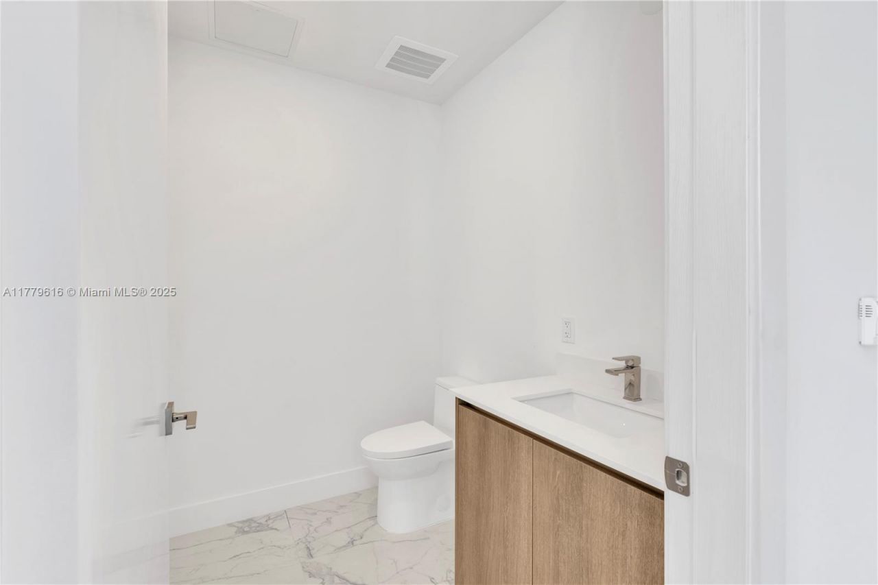 17550 Collins Avenue, Unit 1502, Sunny Isles Beach, FL 33160 Photo