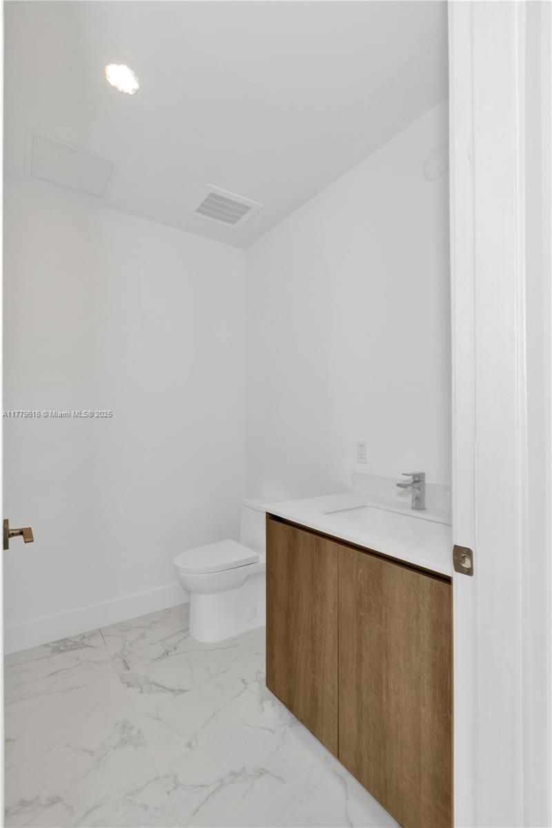 17550 Collins Avenue, Unit 1502, Sunny Isles Beach, FL 33160 Photo