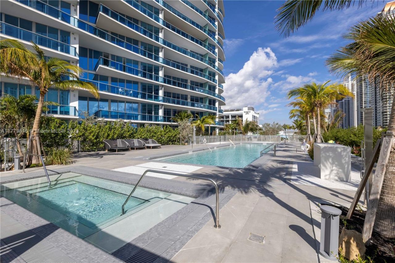 17550 Collins Avenue, Unit 1502, Sunny Isles Beach, FL 33160 Photo