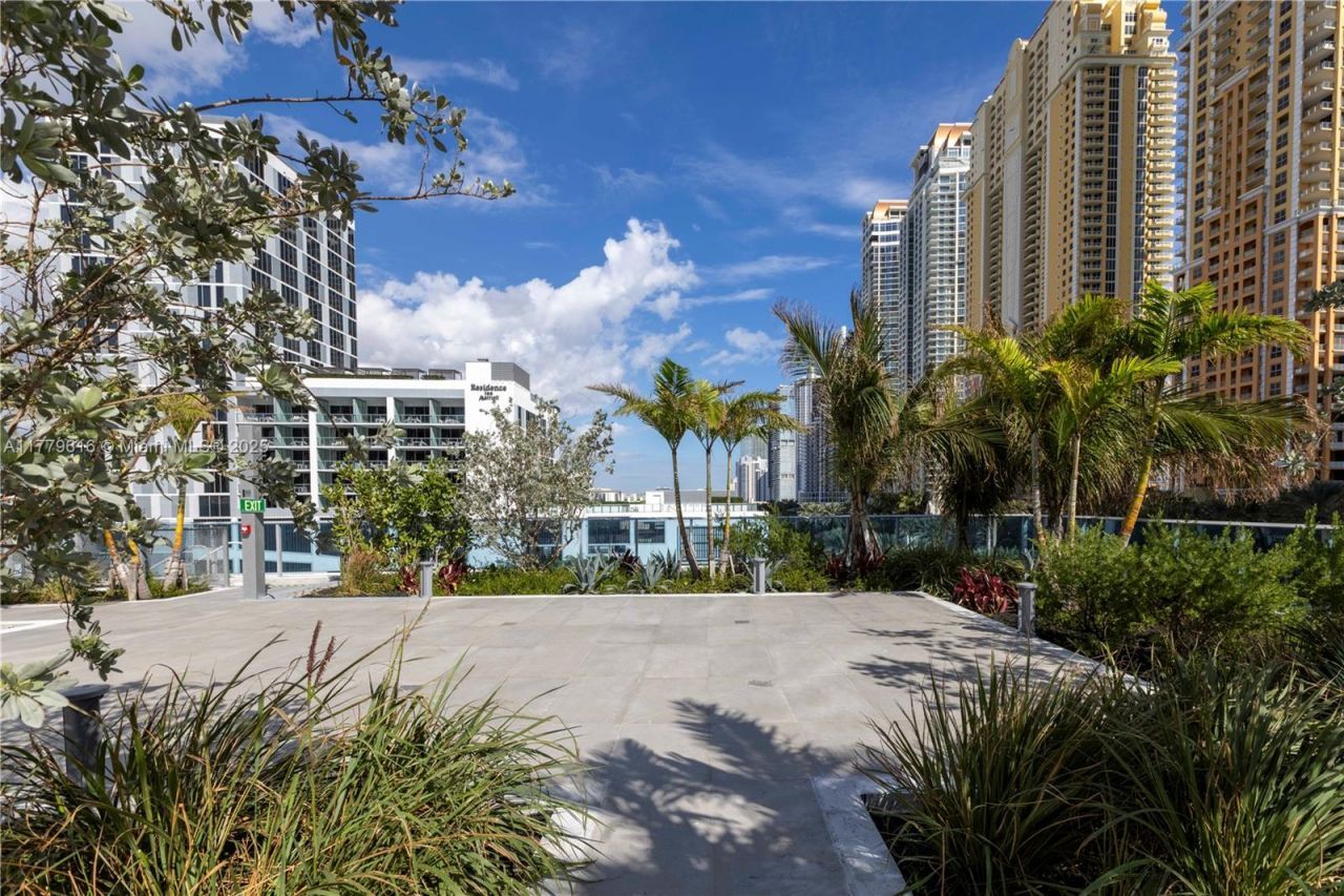 17550 Collins Avenue, Unit 1502, Sunny Isles Beach, FL 33160 Photo