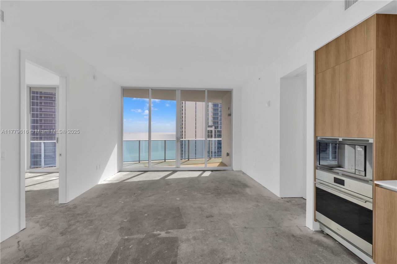17550 Collins Avenue, Unit 1502, Sunny Isles Beach, FL 33160 Photo