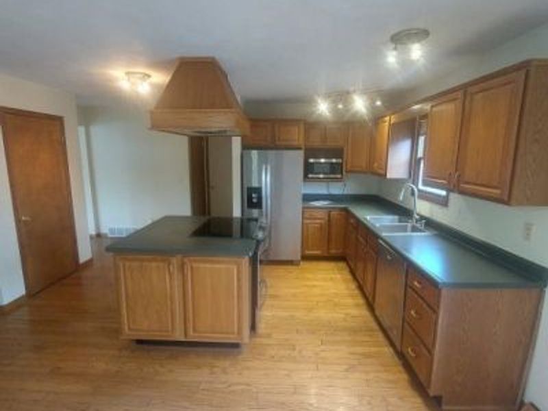 147 Skyview Drive, Wintersville, OH 43953 Photo 8