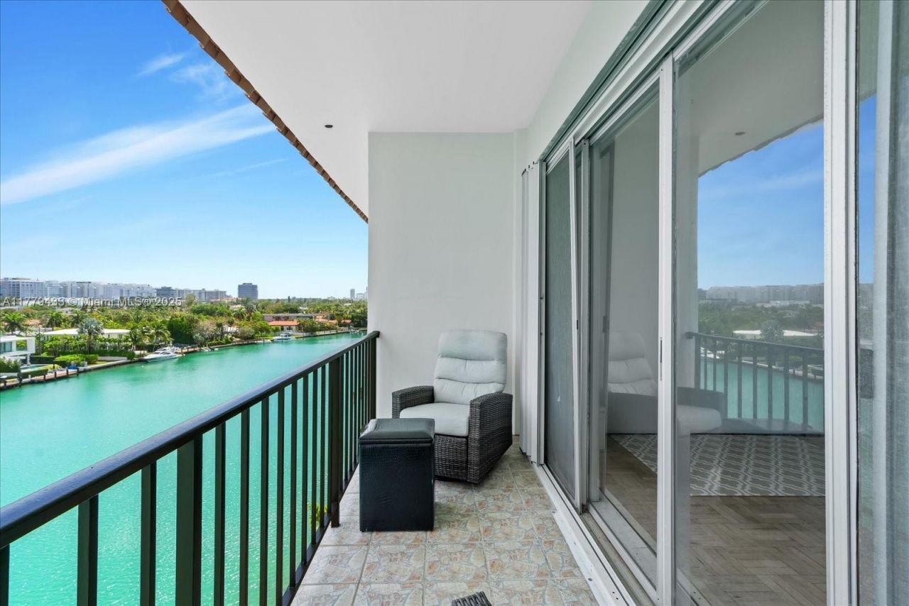 9341 E Bay Harbor, Unit PH B, Bay Harbor Islands, FL 33154 Photo