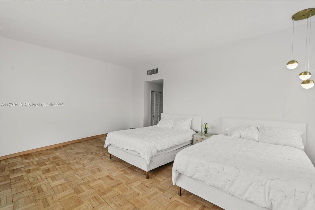 9341 E Bay Harbor, Unit PH B, Bay Harbor Islands, FL 33154 Photo