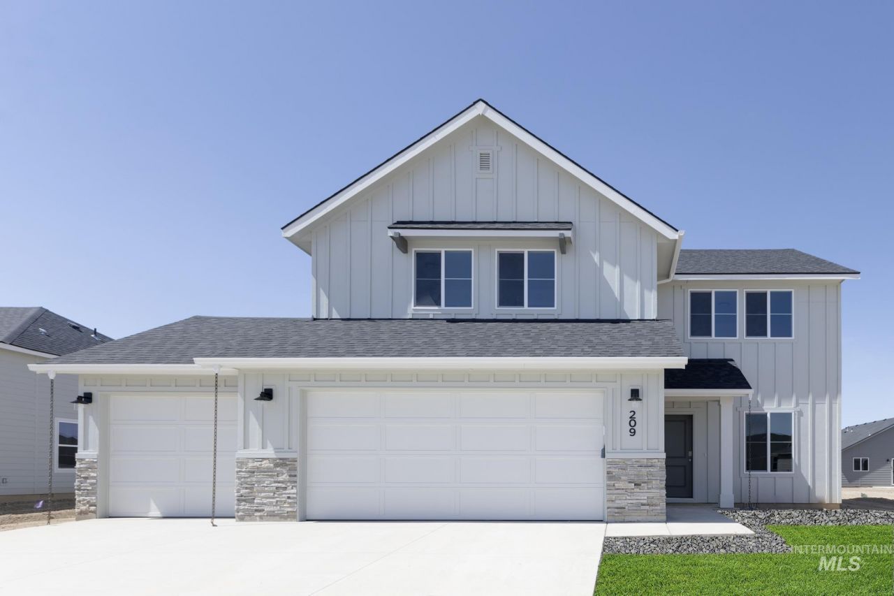209 Aquamarine Ave, Caldwell, ID 83605 Main Photo