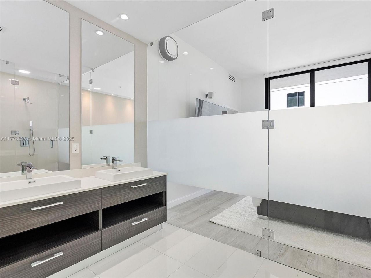 55 SW 9th St, Unit 4309, Miami, FL 33130 Photo