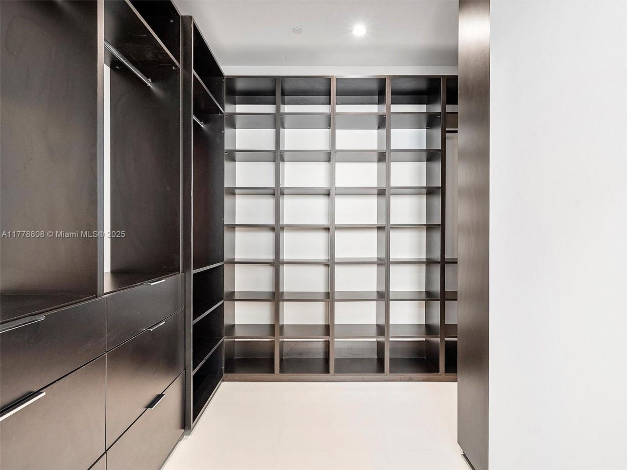 55 SW 9th St, Unit 4309, Miami, FL 33130 Photo