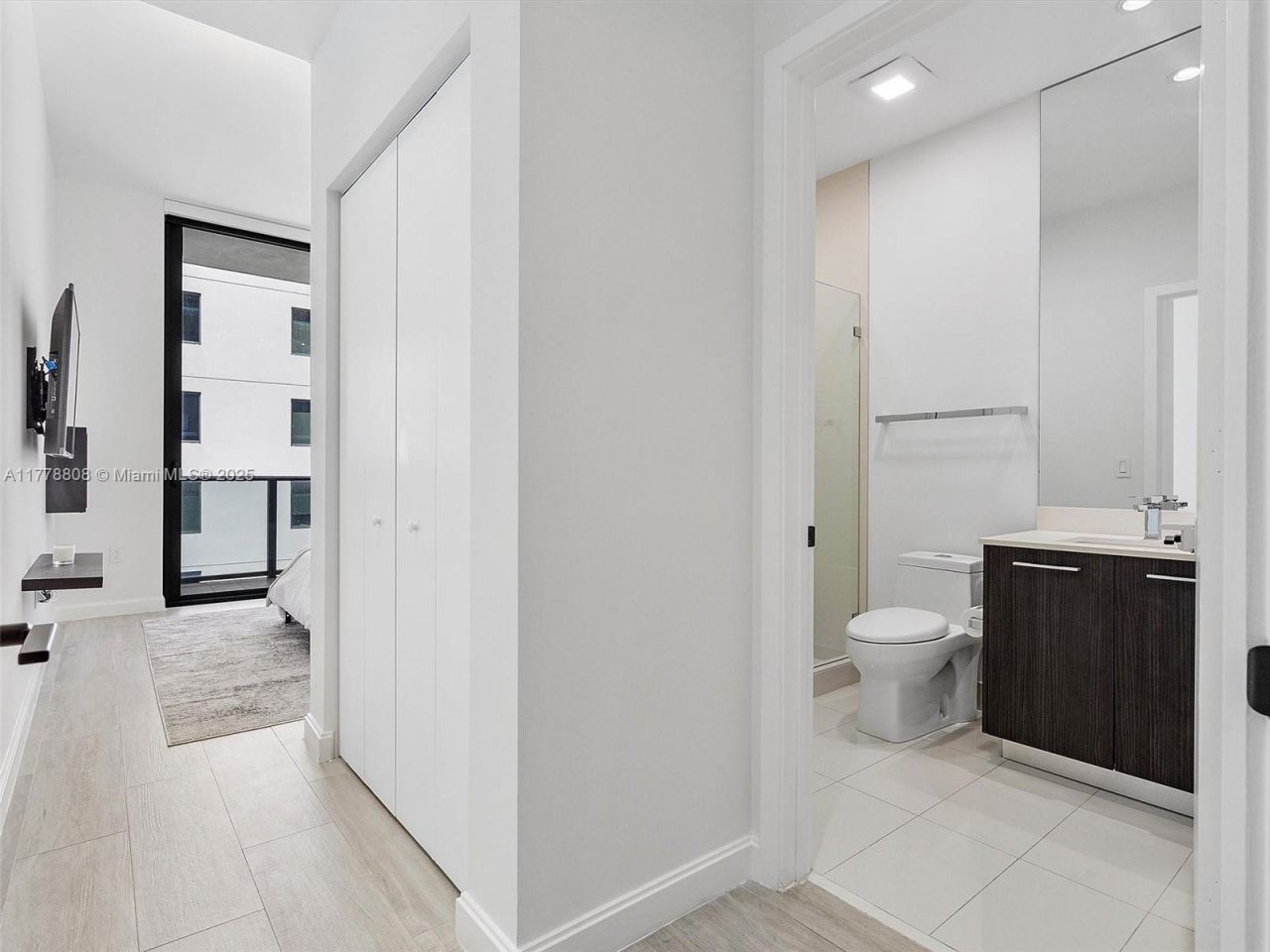 55 SW 9th St, Unit 4309, Miami, FL 33130 Photo