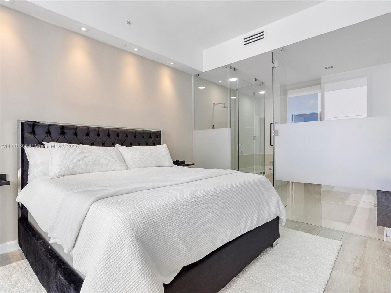 55 SW 9th St, Unit 4309, Miami, FL 33130 Photo