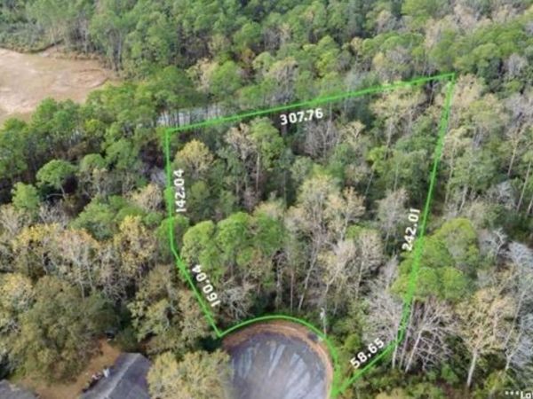 1501 Silver Ridge Dr, Cantonment, FL 32533