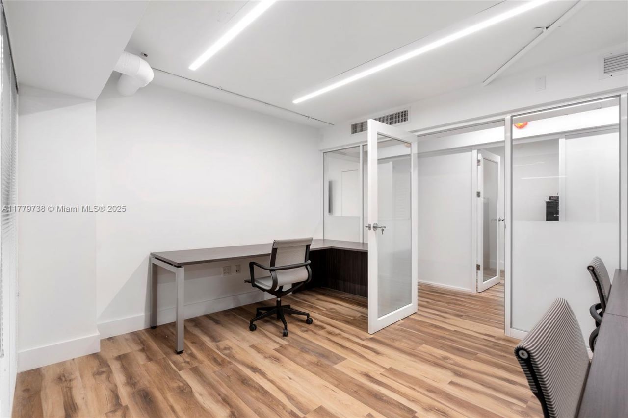 13499 Biscayne Blvd, Unit CUM5, North Miami, FL 33181 Photo