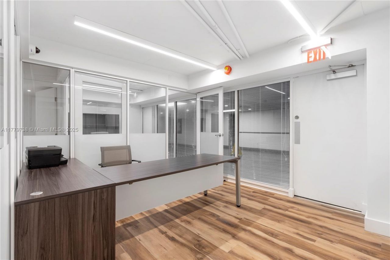 13499 Biscayne Blvd, Unit CUM5, North Miami, FL 33181 Photo