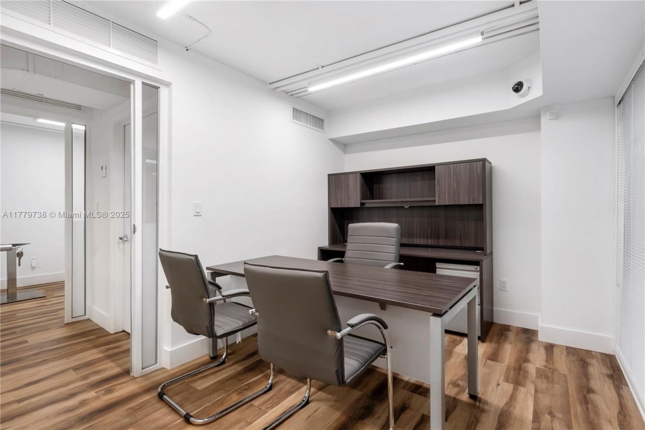 13499 Biscayne Blvd, Unit CUM5, North Miami, FL 33181 Photo